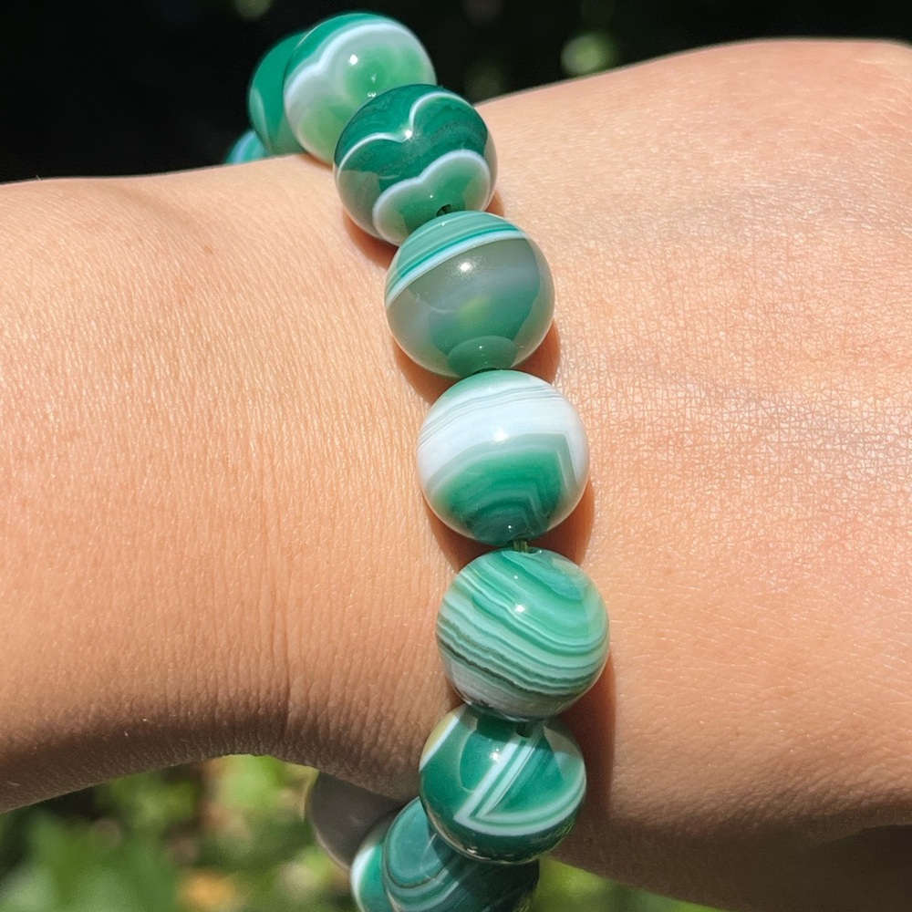 14mm green Botswana agate bracelet - Picture 7 of 8